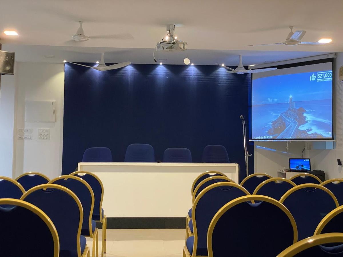 The Reach Hotel Kochi Екстериор снимка