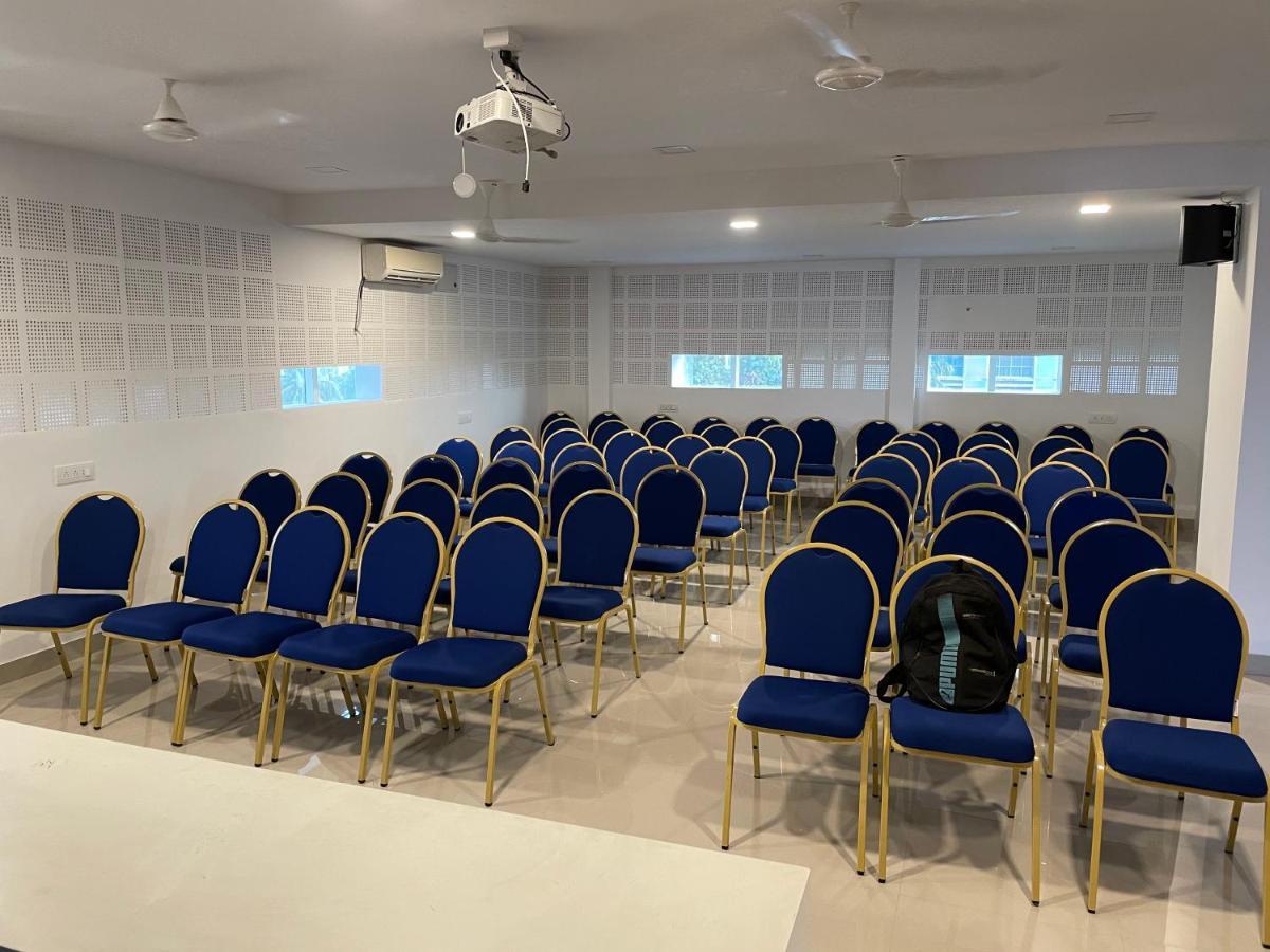 The Reach Hotel Kochi Екстериор снимка