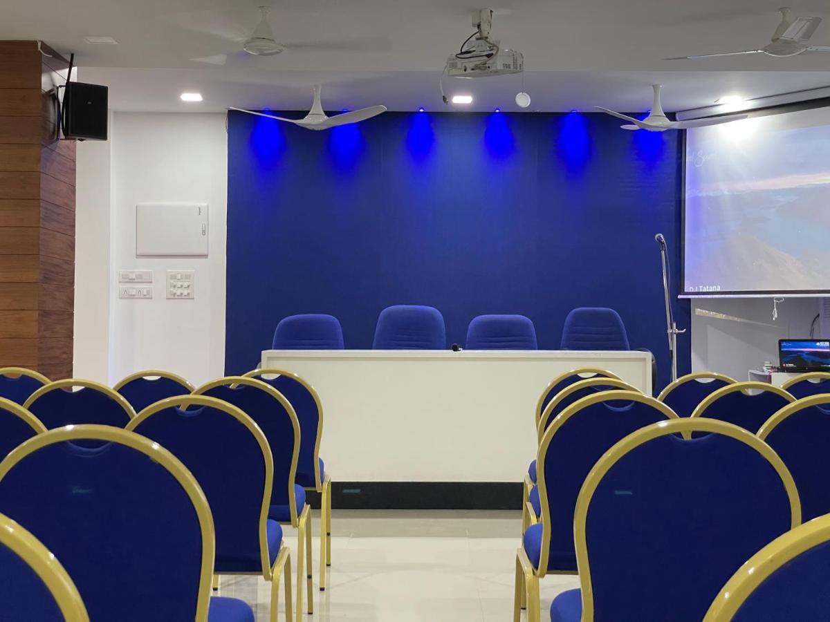 The Reach Hotel Kochi Екстериор снимка